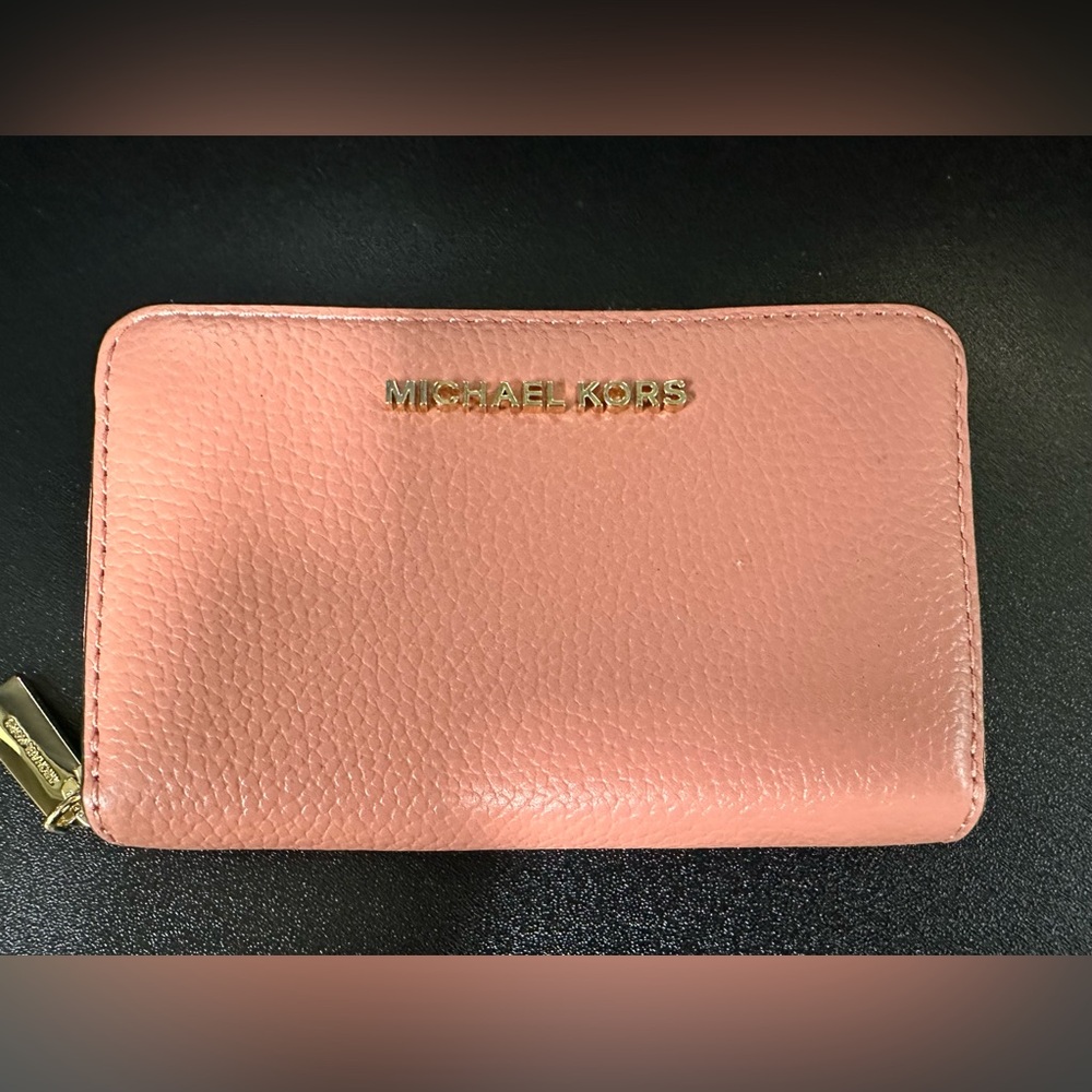 Like New Michael Kors Pink Leather Wallet